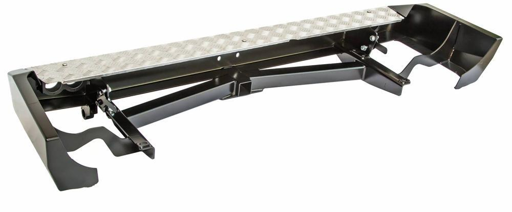 Бампер силовой задний Toyota Land Cruiser 80 с квадратом под фаркоп и фонарями РИФ