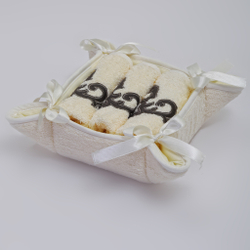 Подарочный набор махровых полотенец и корзинка Ricciolo бежевый-коричневый от Old Florence