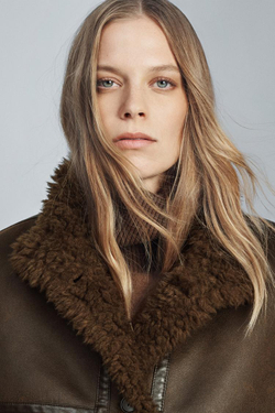 ZARA СВИТЕР ИЗ 95% ШЕРСТИ С ВЫСОКИМ ВОРОТНИКОМ, СВЕТЛО-КОРИЧНЕВЫЙ