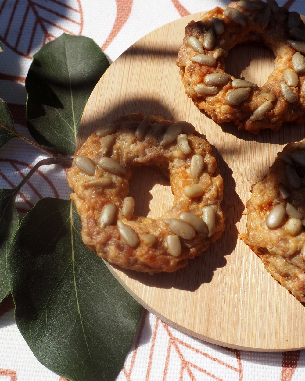 Бублики куриные с семечками подсолнечника