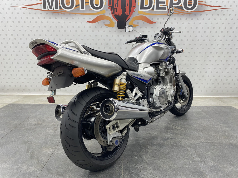 Yamaha XJR1300, 2004