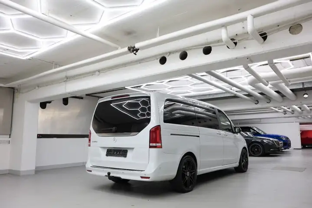 Mercedes-Benz V 300 AVANTGARDE EDITION AMG lang Panorama Luft