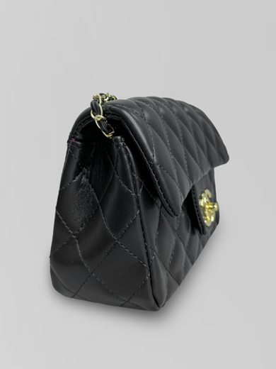 Сумка 326 однотонная с золотой фурнитурой и стеганным рисунком виде ромбов