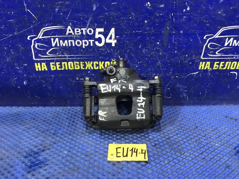 Суппорт тормозной передний правый NISSAN BLUEBIRD 1997