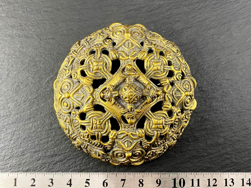 Фибула. Швеция, Оланд 10-11 в. (круглая)