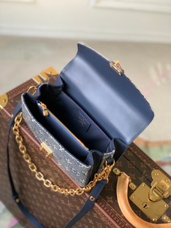 Louis Vuitton Pochette Metis East West