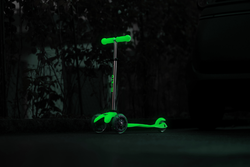 Самокат Mini Micro Deluxe Glow (светящийся) LED ледяной лайм
