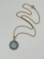 Кулон Wedgwood с парусником «The Golden Hind»
