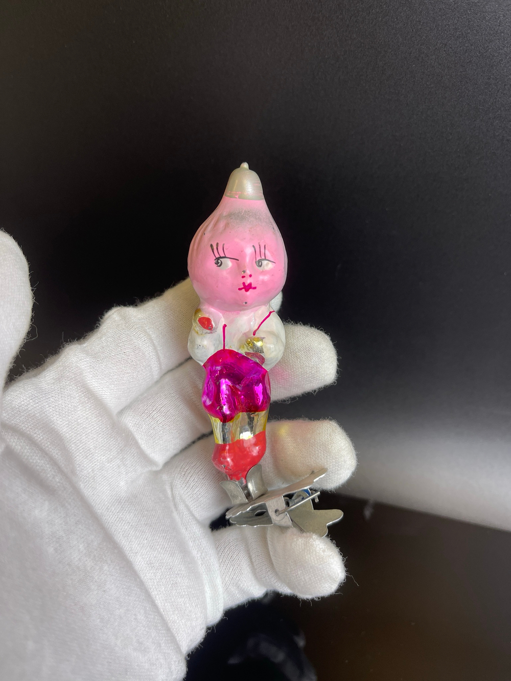 Ёлочная игрушка на прищепке Чипполино с рюкзачком, винтажная стеклянная игрушка на ёлку, скол под прищепкой, СССР 1950-1980 гг