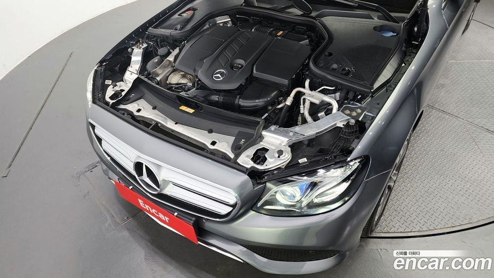 Mercedes-Benz E-Class W213 E220d Avangarde (10.2019)