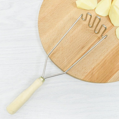 Картофелемялка с деревянной ручкой "Зигзаг"