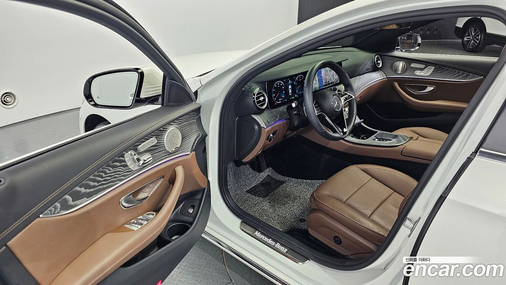 Mercedes-Benz E-Class W213 E350 4MATIC Exclusive (12.2022)