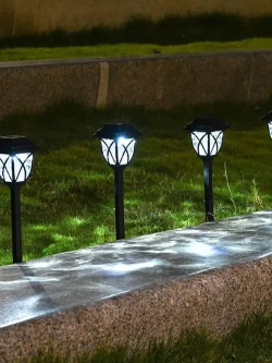 Фонарики для сада на солнечных батареях