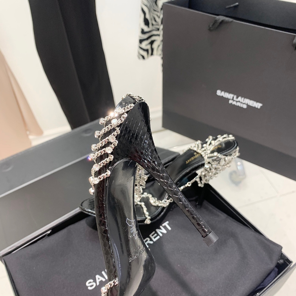 Saint Laurent Pumps
