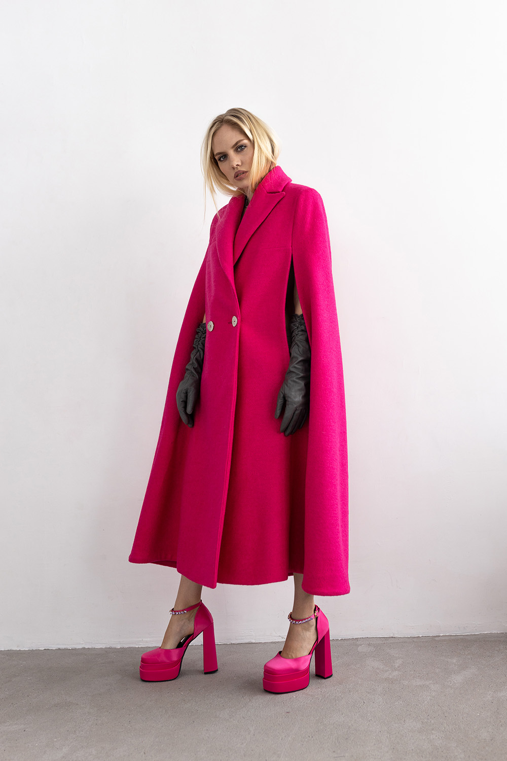 Пальто кейп в оттенке фуксия из итальянской шерсти