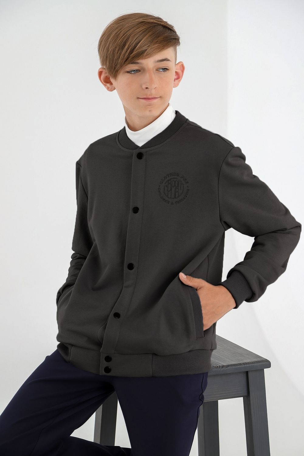 Джемпер для мальчика Бомбер-2 Виотекс ТЁМНО-СЕРЫЙ