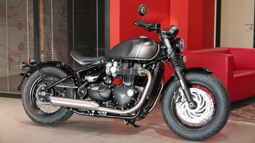 TRIUMPH BONNEVILLE BOBBER