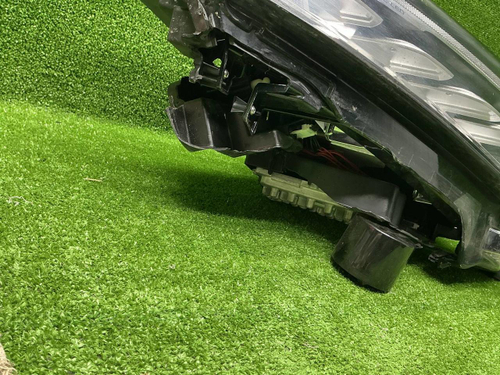 Битая Фара правая Geely Tugella (2019-2024) LED