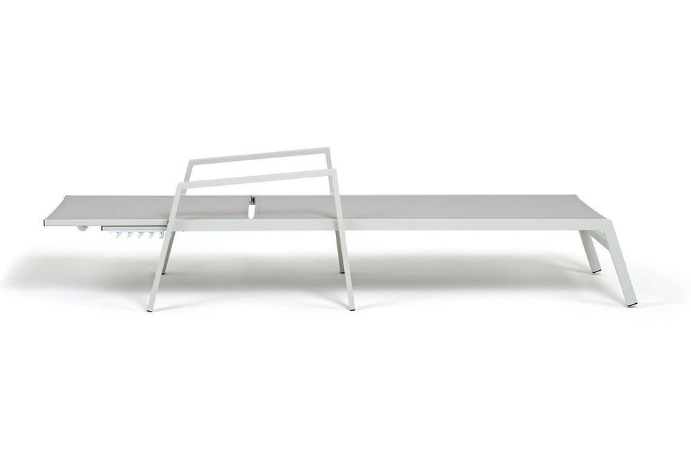 "Парма" шезлонг, каркас алюминий светло-серый (RAL7035) муар, ткань текстилен светло-серая