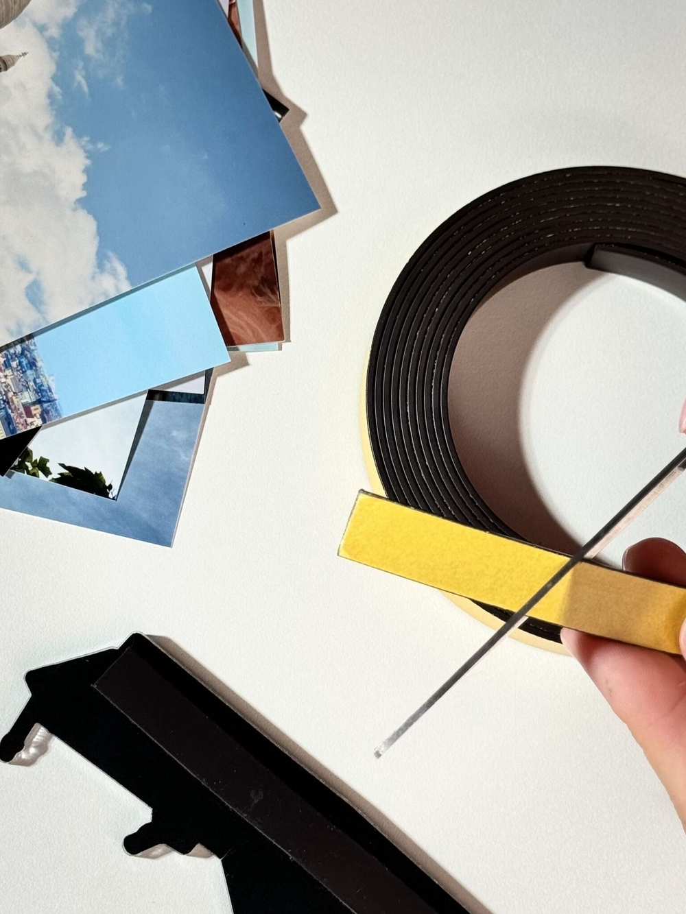 Магнитная лента с клеевым слоем ширина 12,7 мм, длина 3 метра