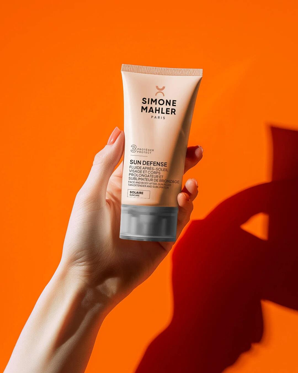 Simone Mahler Увлажняющий флюид после солнца для лица и тела SUN DEFENSE FACE AND BODY AFTER-SUN FLUID TAN EXTENDER AND SUBLIMATOR 150 мл