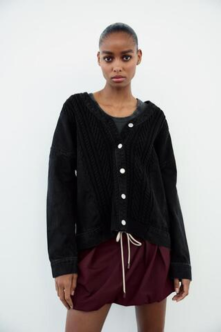 ZARA КАРДИГАН C ДЖИНСОВЫМИ ДЕТАЛЯМИ, ЧЕРНЫЙ