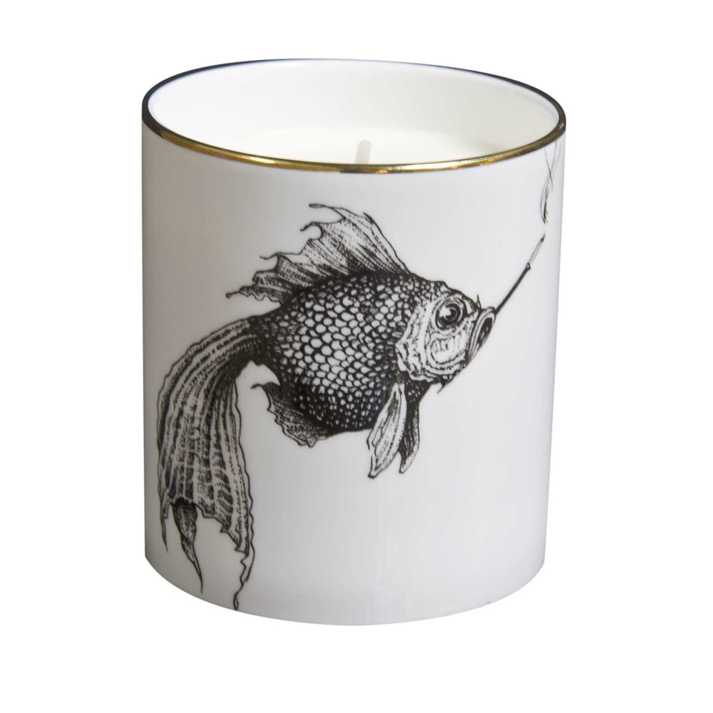 nan Свеча ароматическая SMOKEY FISH Rory Dobner Белый