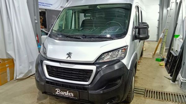 Бронирование капота и передних фар на Peugeot Boxer