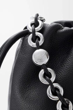 Loewe Большая сумка Flamenco из зернистой телячьей кожи, черный