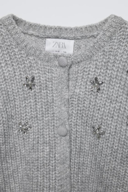 ZARA КАРДИГАН С ПУГОВИЦАМИ И СТРАЗАМИ, ЖЕМЧУЖНО-СЕРЫЙ