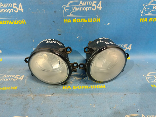 Туманка правая TOYOTA VITZ 2010-2014