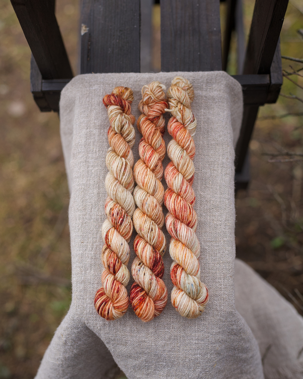 Мини пасма 20 г "Песочный в крапинку"