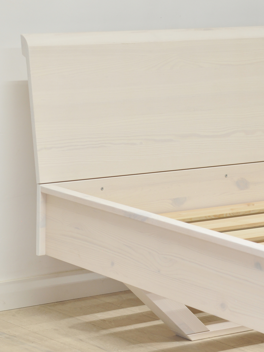 Кровать 180х200 Калантея, двуспальная, деревянная из массива сосны, белый