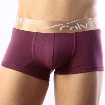 Мужские трусы боксеры фиолетовые с косой резинкой Calvin Klein Bronze Italics Boxer Burgundy