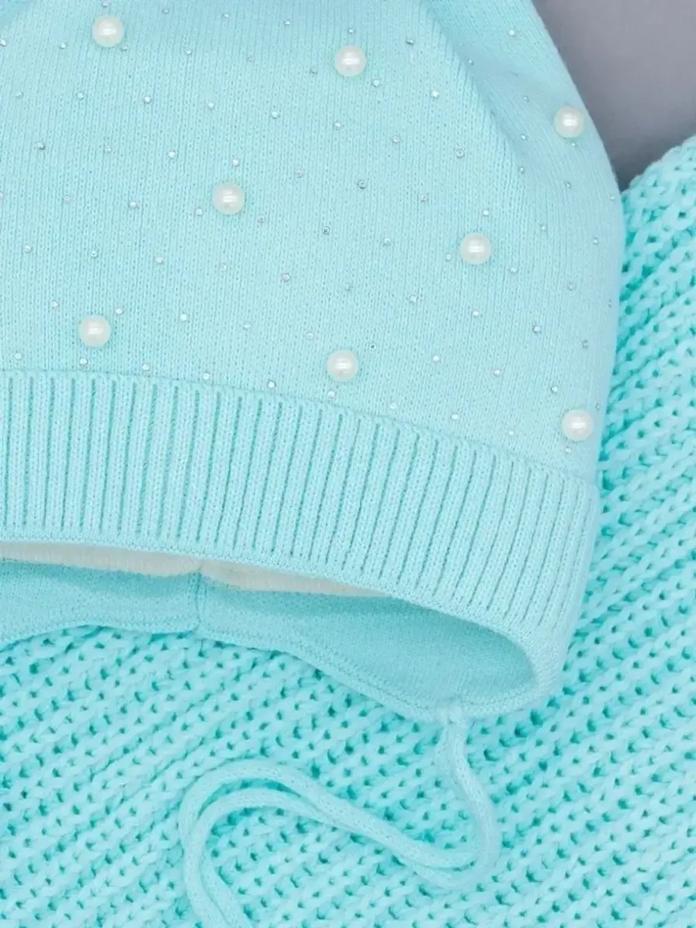 Шапка для девочки осенняя и снуд ушками