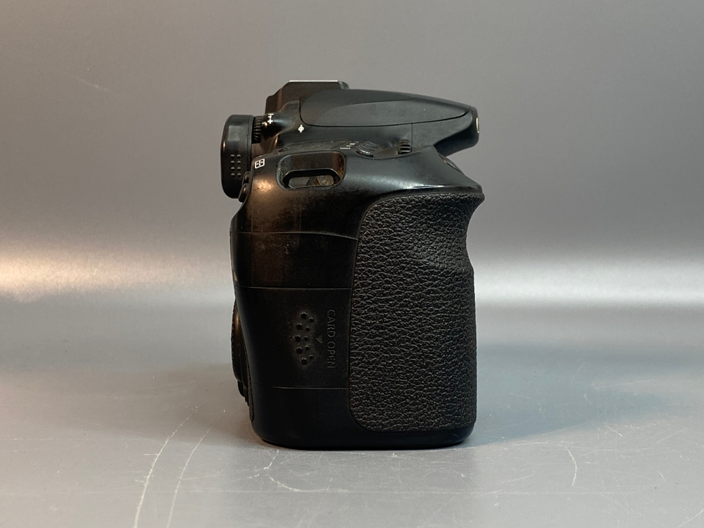 Canon EOS 60D kit 18–135mm f/3.5–5.6 IS 32.000 кадров