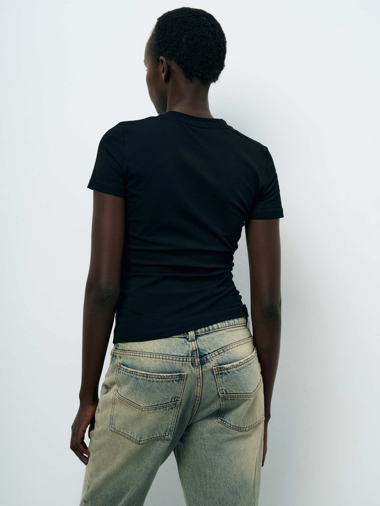 Футболка слим "OTMA" черная