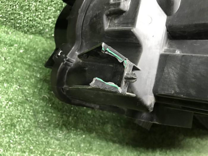 Фара правая Range Rover Vogue 4 12-17 ксенон