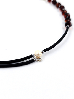 Чокер из цельного янтаря с жемчугом. Натуральный янтарь и жемчуг