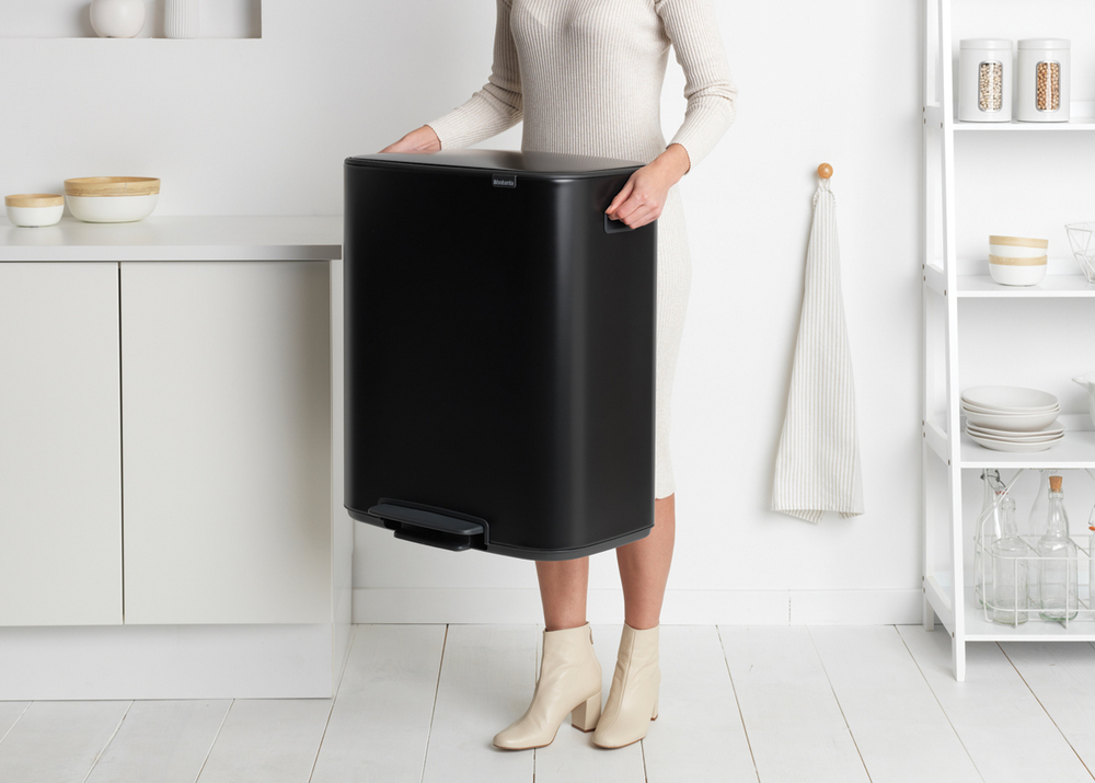 Мусорный бак Bo Pedal Bin 60л Brabantia Черный матовый