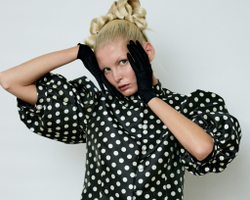 Перчатки из черного бифлекса короткие