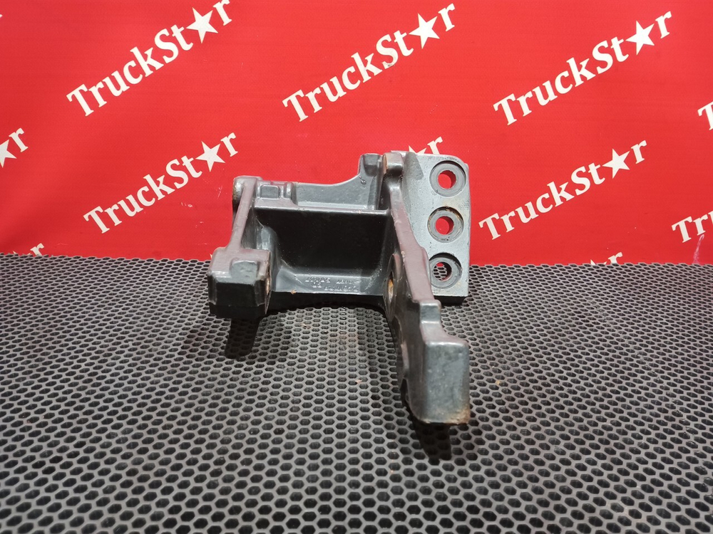 Кронштейн рессоры передней левой 2018г.