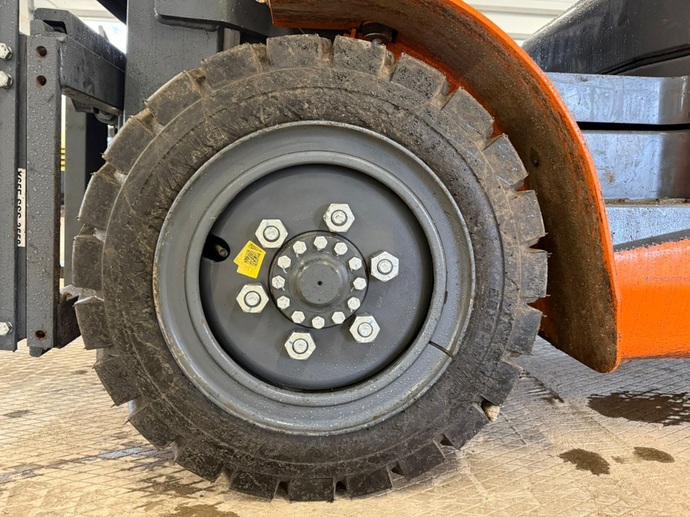 Lonking LG* Вилочный погрузчик LG30DT	(Дизельный, 2,7 л, 50 л.с., АТ)