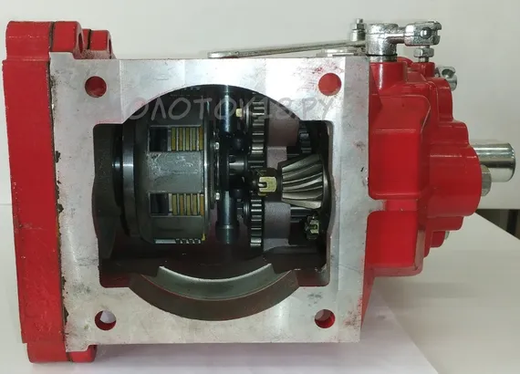 Коробка передач в сборе с фланцем на BR-135 S (4 скорости)