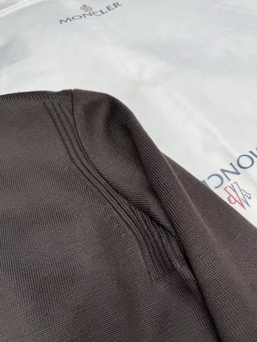 Пуховик Moncler