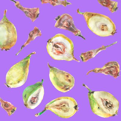 Груши с огрызками на сиреневом фоне