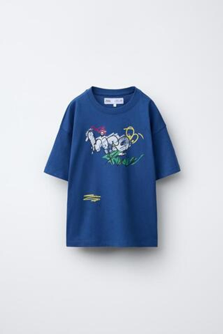 ZARA ФУТБОЛКА С ПРИНТОМ ГРАФФИТИ, ЯРКО-СИНИЙ