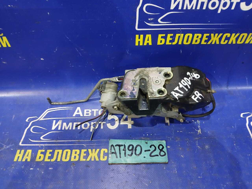 Замок двери передней правой TOYOTA CARINA E 1992