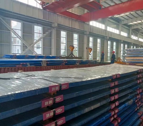 Mn13, X120Mn12 - износостойкая сталь с высоким содержанием марганца.