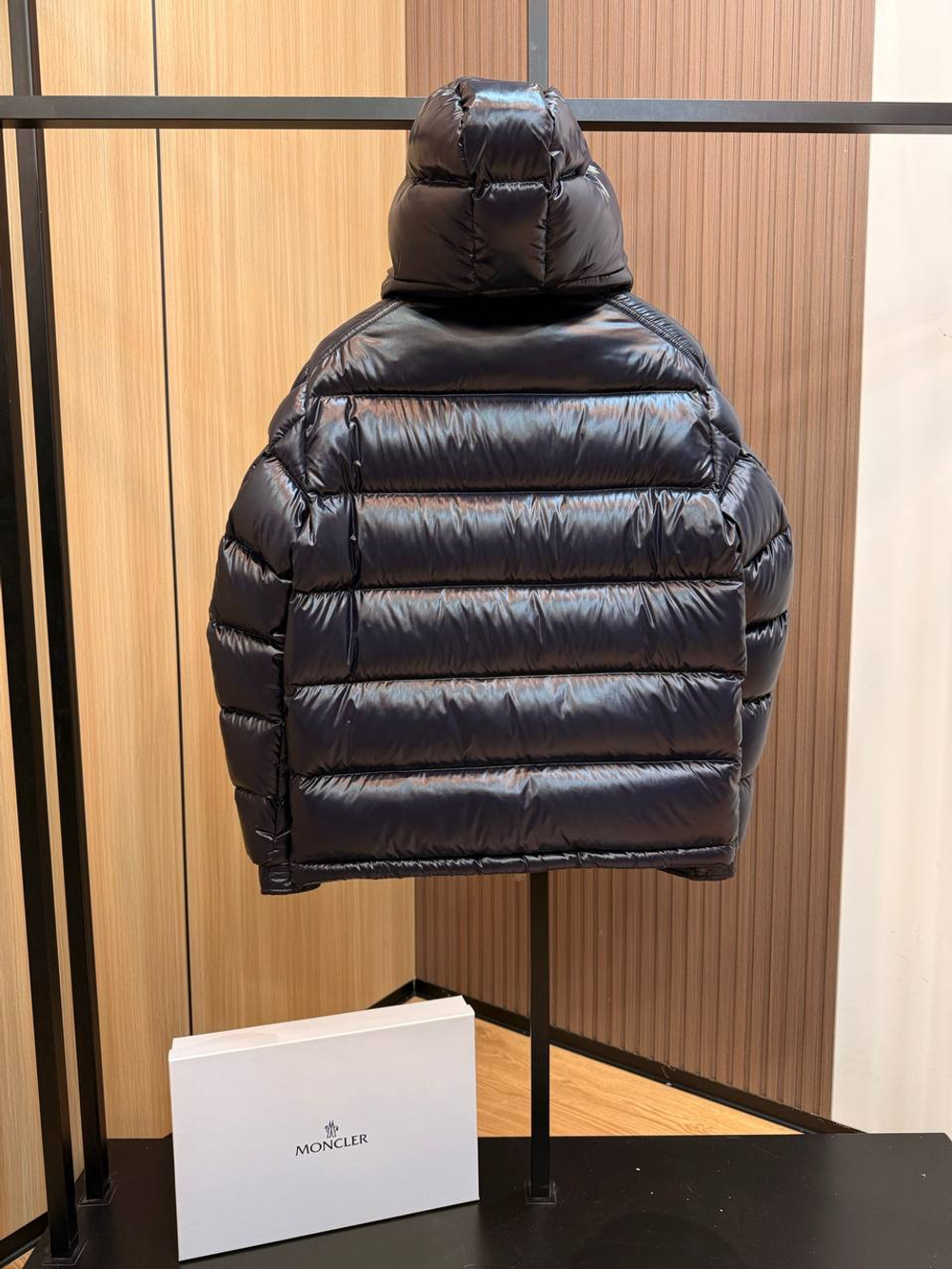 Пуховик Moncler